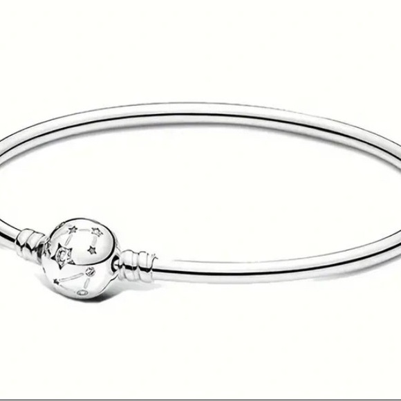 🧿Elegant Silver  Charm Bracelet - Picture 2 of 8